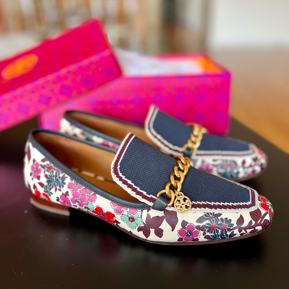 COPY - TORY BURCH Mini Benton Charm Loafer Wallpaper Floral